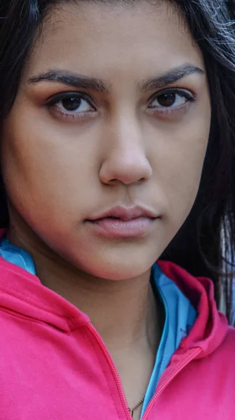 Porträt Einer Peruanischen Sportlerin Rosa Sweatshirt — Stockfoto