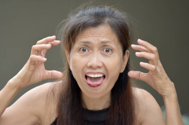 Stresli kadın kıdemli Gramma