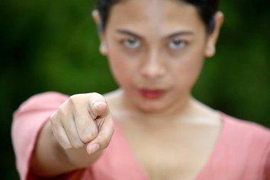 Güzel kadın ve öfke