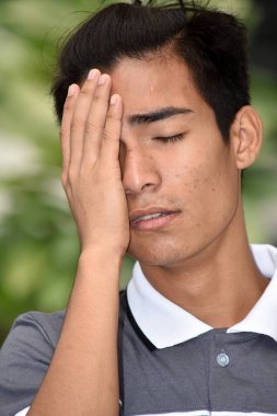 Yetişkin erkek ve üzüntü