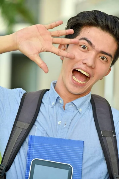 Surpris Beau Asiatique Garçon Étudiant Avec Cahiers — Photo