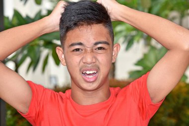 Rahatlatıcı bir genç çocuk