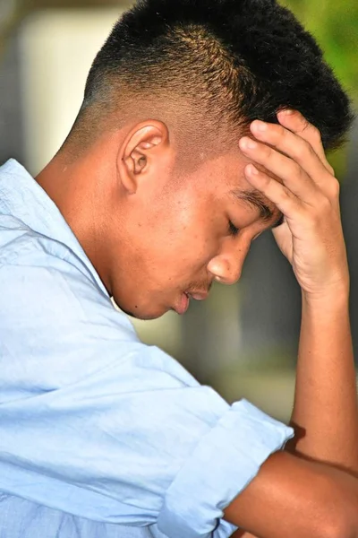 抑郁的年轻菲律宾男性 — 图库照片