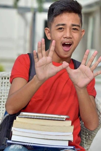 Chico Estudiante Temeroso — Foto de Stock