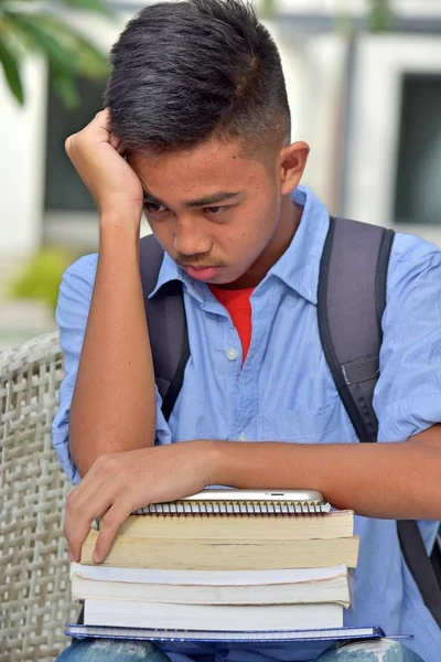 Junge Studentin Und Trauer Mit Notizbüchern — Stockfoto