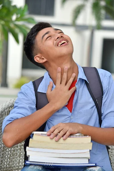 Щасливий Молодий Філіппінський Хлопчик Студент — стокове фото