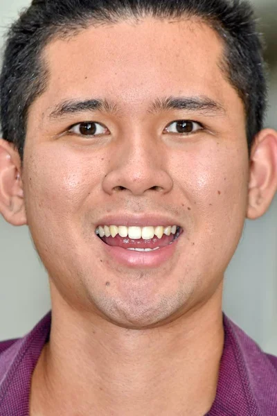 Senyum Tampan Pria Asia — Stok Foto
