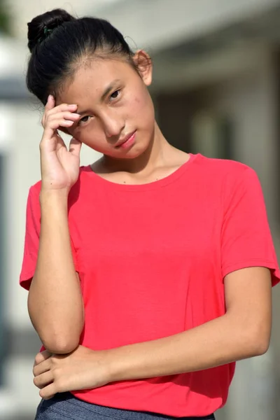 Asijské Dospívající Žena Rozhodování — Stock fotografie