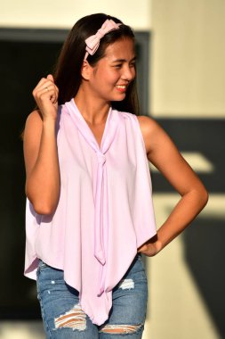 Mutlu bir Filipinli.