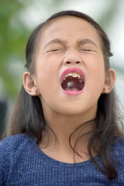 Vurguladı ergen Asya kişi