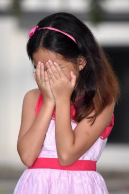 Depresyondaki Tatlı Azınlık Kızı