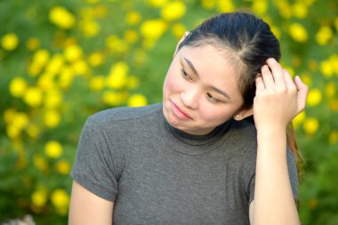 Genç çeşitli yetişkin kadın bir karar