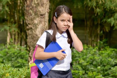 Utangaç kız öğrenci