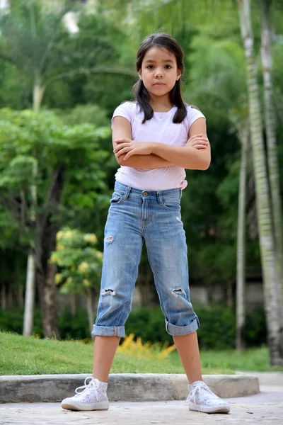 Klidný Filipina Mladistvé Stojící — Stock fotografie