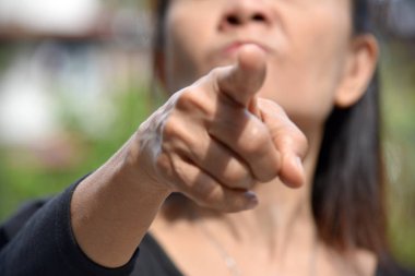 Üzgün bir Filipina Gramma