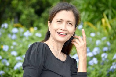 Mutlu kadın kıdemli Büyükanne