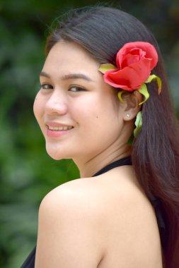 Azınlık Kadını Gülümsüyor