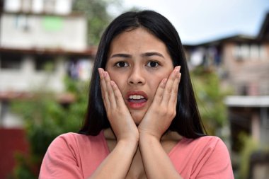 Ürküyor çeşitli yetişkin kadın