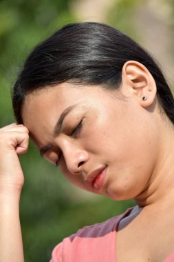 Depresif genç kadın kadın