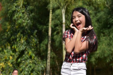 Şaşırmış bir Asyalı.