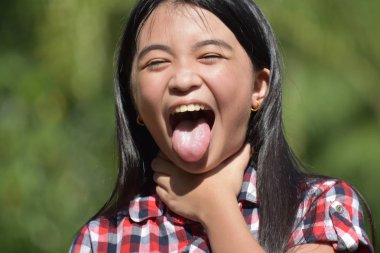 Boğucu bir güzel kadın