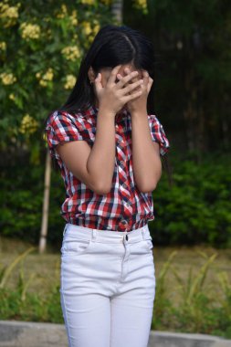 Mutsuz Genç Asyalı insan