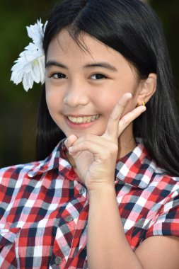 Papatya ile mutlu kız gençlik