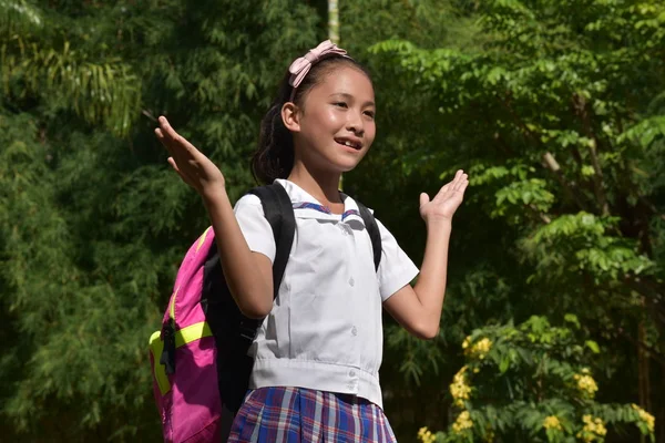 Překvapený Filipina Žena Student Nosit Školní Uniformy — Stock fotografie