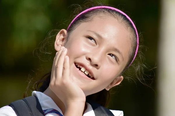 Kontemplacyjnego Młodzieńczy Szkoły Filipina Dziewczyna — Zdjęcie stockowe