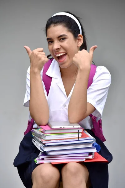 Estudante Feminino Felicidade Vestindo Uniforme Escolar Com Livros Didáticos — Fotografia de Stock