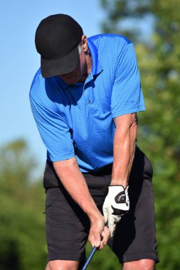 Yetişkin Erkek atlet ve egzersiz Golf Club Golf Swing ile