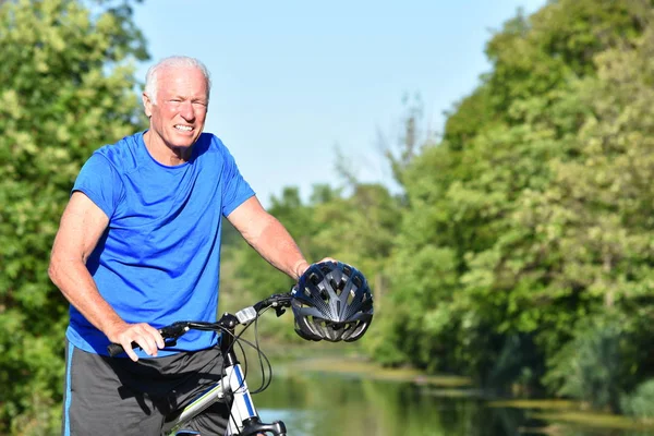 Hombre Atlético Descansando Bicicleta Montar — Foto de Stock