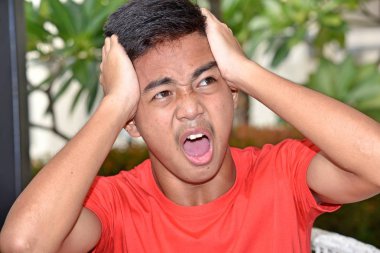 Stresli bir genç çocuk