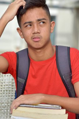 Genç azınlık kişi karıştı