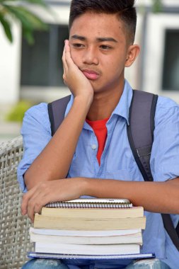 Erkek öğrenci ve can sıkıntısı