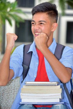 Başarılı bir öğrenci.