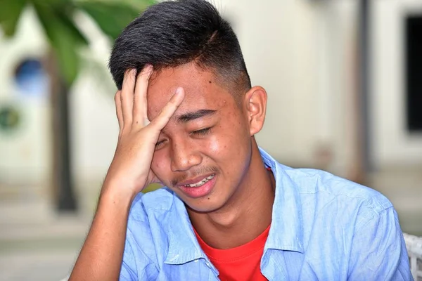 Stresli bir Filipino erkek