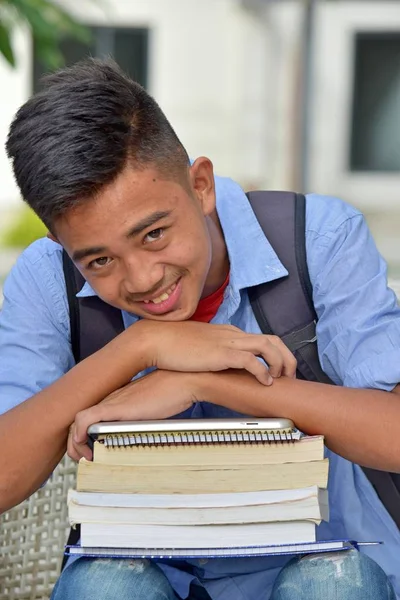 College Asiatisch Junge Student Lächelnd Mit Notizbüchern — Stockfoto