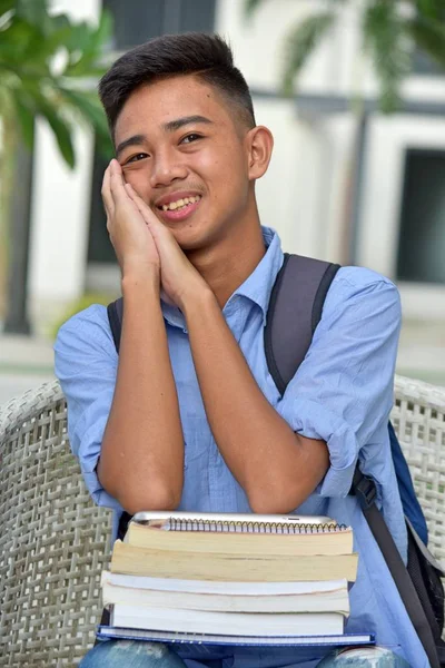 Estudiante Masculino Enamorado Los Cuadernos — Foto de Stock