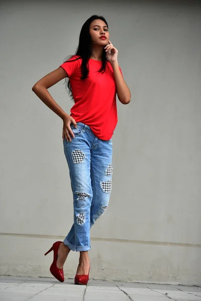 Posing Cute Asian Teen Girl Standing — Stock Photo, Image