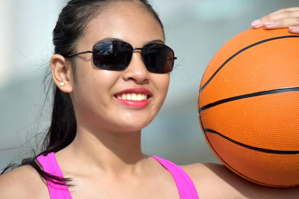 Filippina Giocatore Basket Femminile Sorridente — Foto Stock