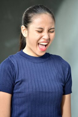 Stresli Asyalı Sevimli Kadın