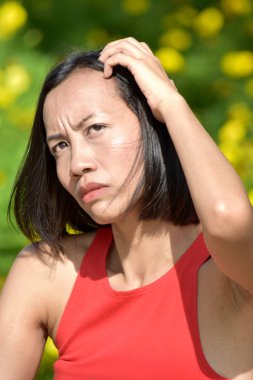 Karışık bir kadın kadın