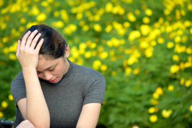 Çekici Filipina Bayan ve depresyon