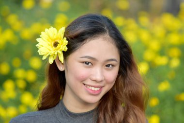 Çekici farklı erkek gülümseyen