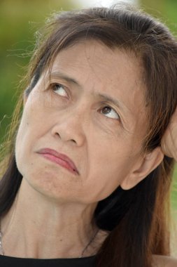 Demans ve üst düzey çeşitli yetişkin kadın