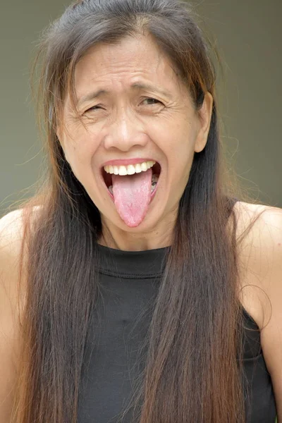 Kızgın bir Asya kişi