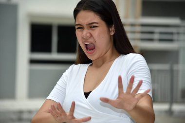 Asyalı kadın ve korku