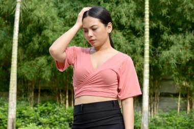 Asyalı kadın ve endişe