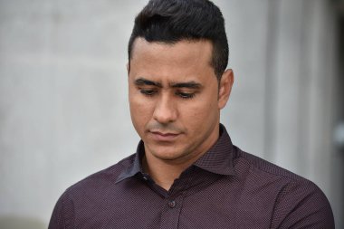 Depresif bir yetişkin erkek